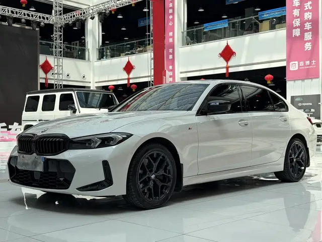BMW 3 Series 2025 330i M Sport Night Edition