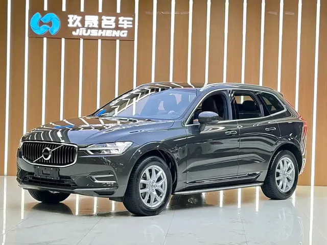 Volvo XC60 2021 T5 AWD Momentum