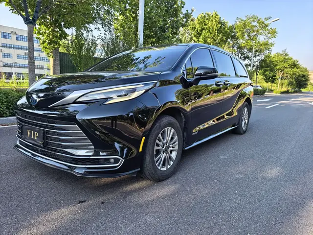 Toyota Sienna 2023 2.5L Hybrid Premium Edition