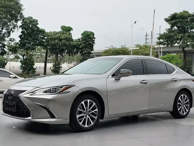 Lexus ES 2021 200 Excellence Edition