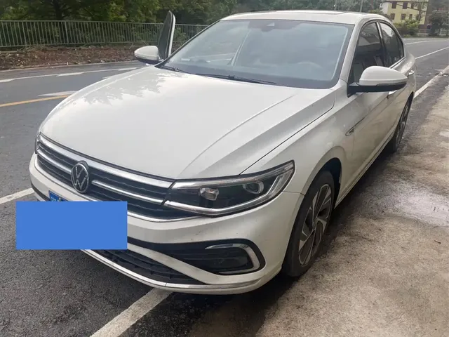 Volkswagen Bora 2023 300TSI DSG Premium Edition