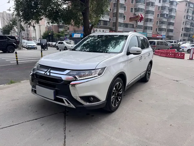 Mitsubishi Outlander 2019 2.0L 2WD Enjoy 7-Seater China VI