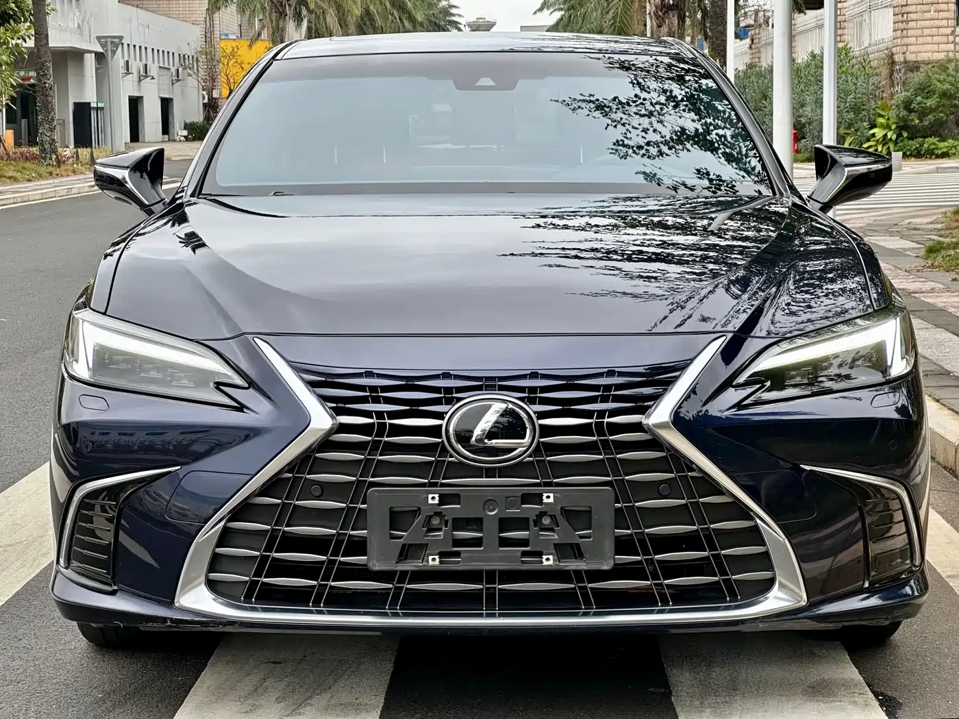 Lexus ES 2025 200 Ultimate Edition