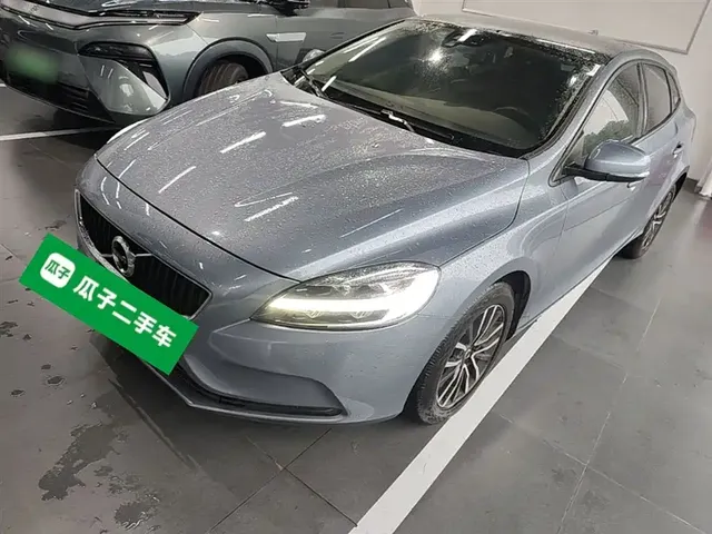 Volvo V40 2019 T3 Momentum