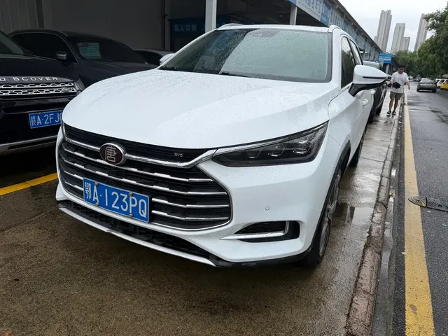 BYD Tang 2018 2.0T Automatic Smart Connection Honor Edition 7-Seater China V