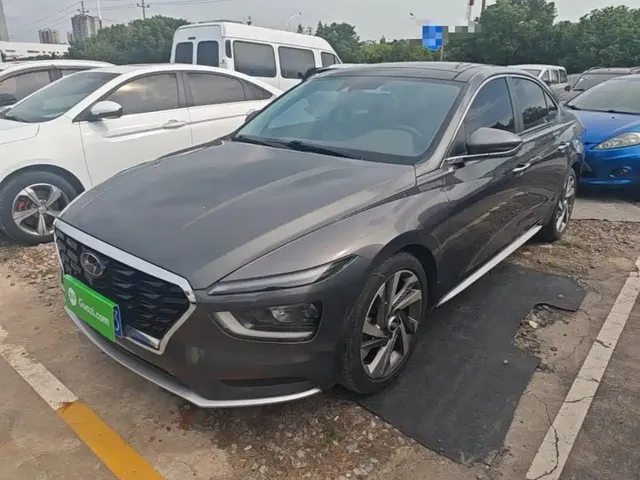 Hyundai Mistra 2021 1.8L CVT LUX Premium