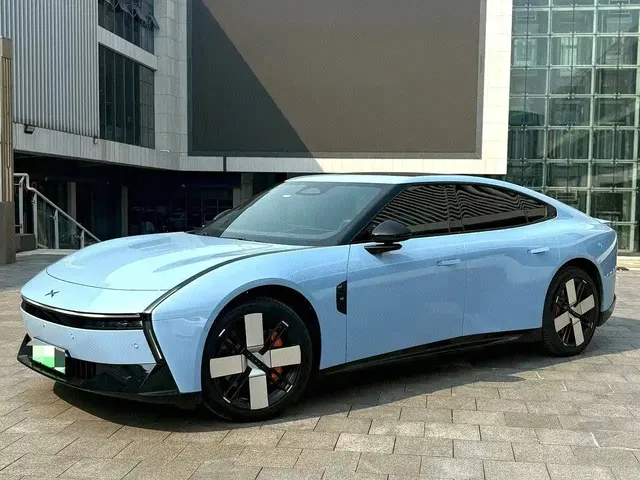 XPeng P7 2025 702km Long Range Edition