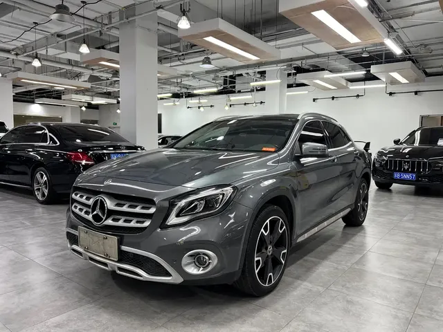 Mercedes-Benz GLA 2017 GLA 220 4MATIC Fashion