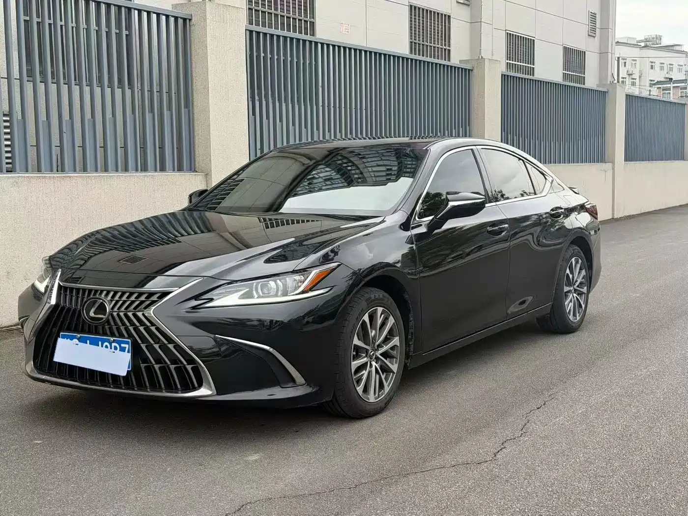 Lexus ES 2022 300h Excellence Edition