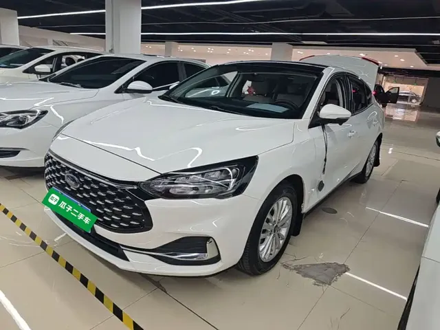 Ford Focus 2021 Sedan EcoBoost 180 Auto Trend