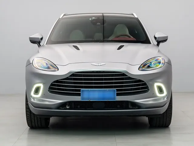 Aston Martin DBX 2022 3.0T STRAIGHT-SIX