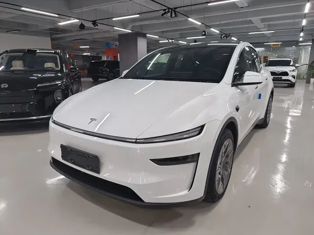 Tesla Model Y L 2025 Facelift Long Range AWD