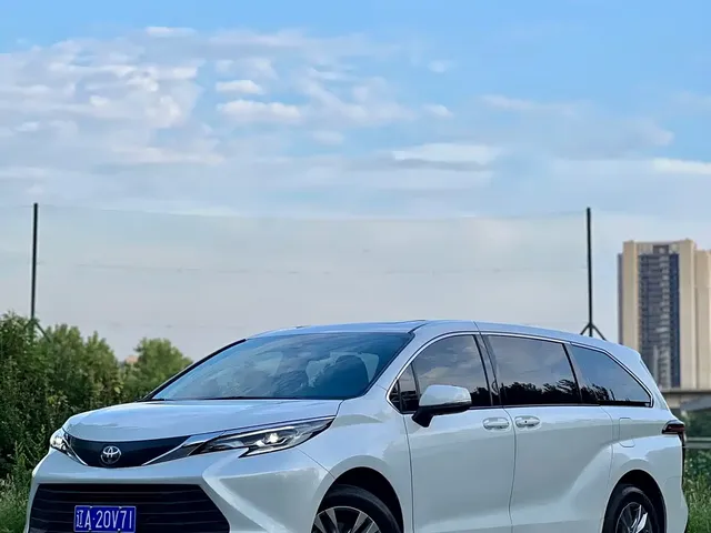 Toyota Sienna 2024 2.5L Hybrid Comfort Edition