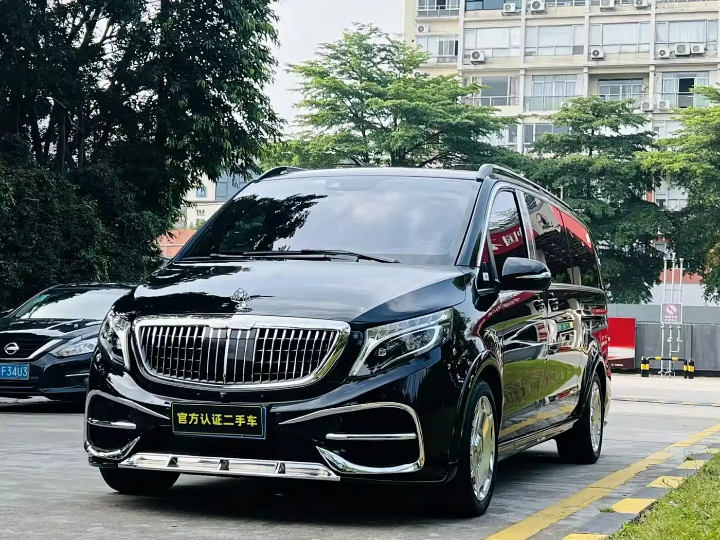 Mercedes-Benz V-Class 2018 V 260 L Premium Long Wheelbase Edition China VI