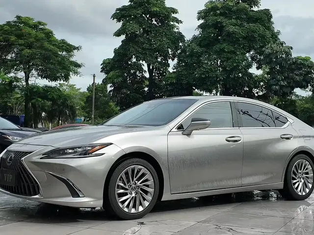 Lexus ES 2022 300h Executive Edition