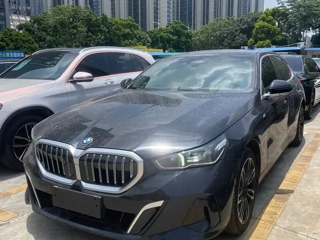 BMW 5 Series 2024 525Li M Sport Package