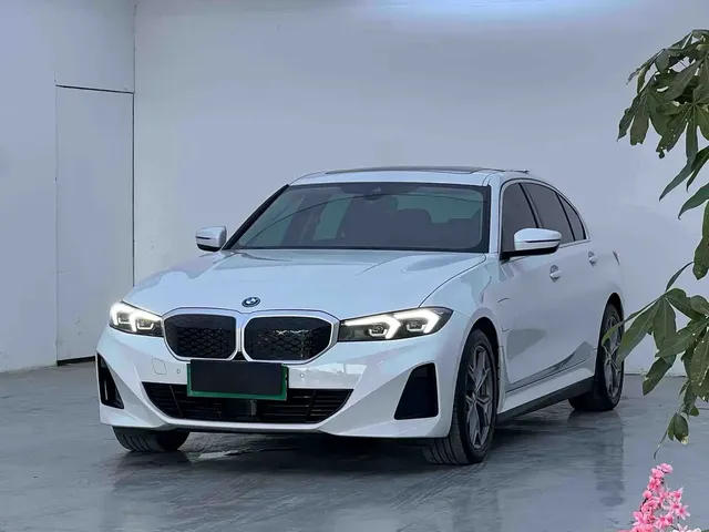 BMW i3 2022 eDrive 35 L
