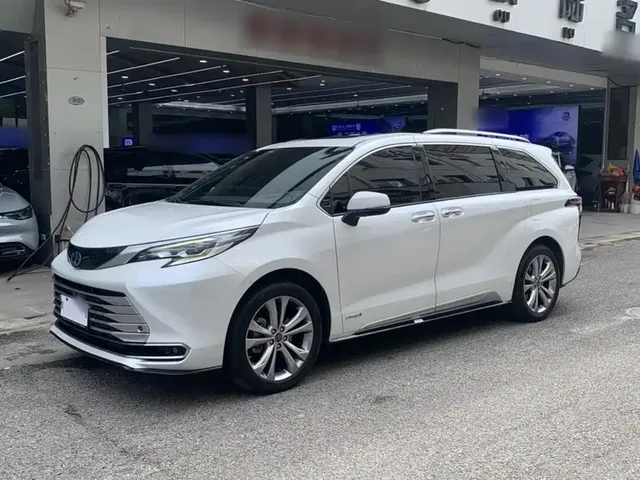 Toyota Sienna 2021 2.5L Hybrid Platinum Edition