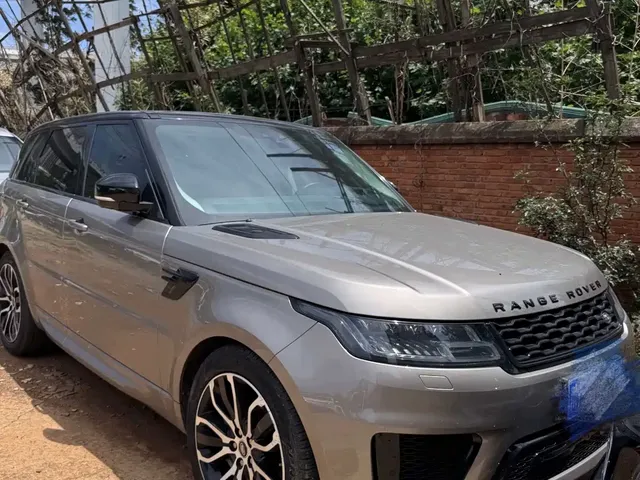 Land Rover Range Rover Sport 2021 3.0 L6 Gloss Black Edition