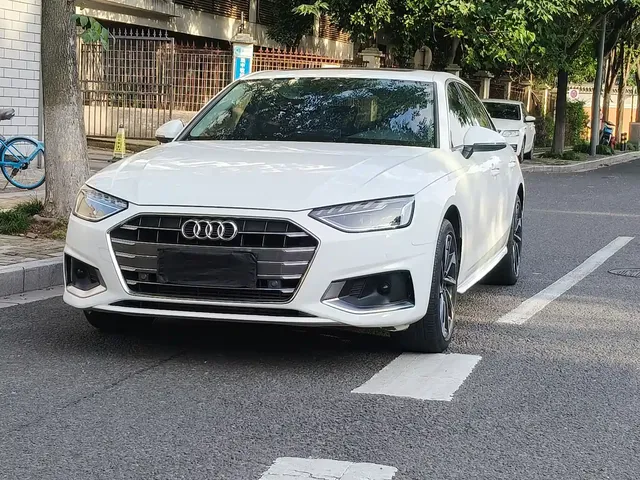 Audi A4L 2022 40 TFSI Luxury Elegance