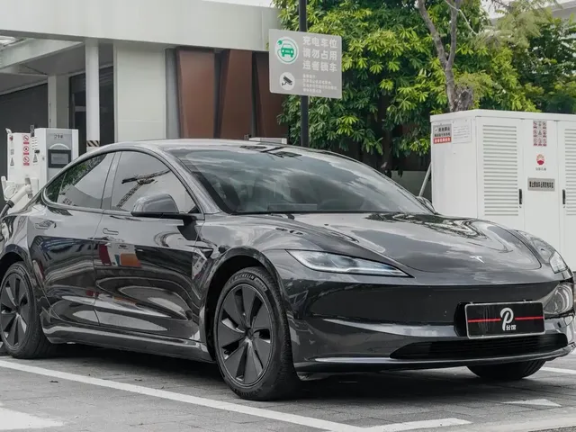 Tesla Model 3 2023 Rear-Wheel Drive