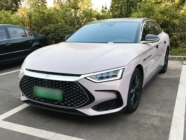 BYD Han 2023 DM-i Champion Edition 121KM Prestige