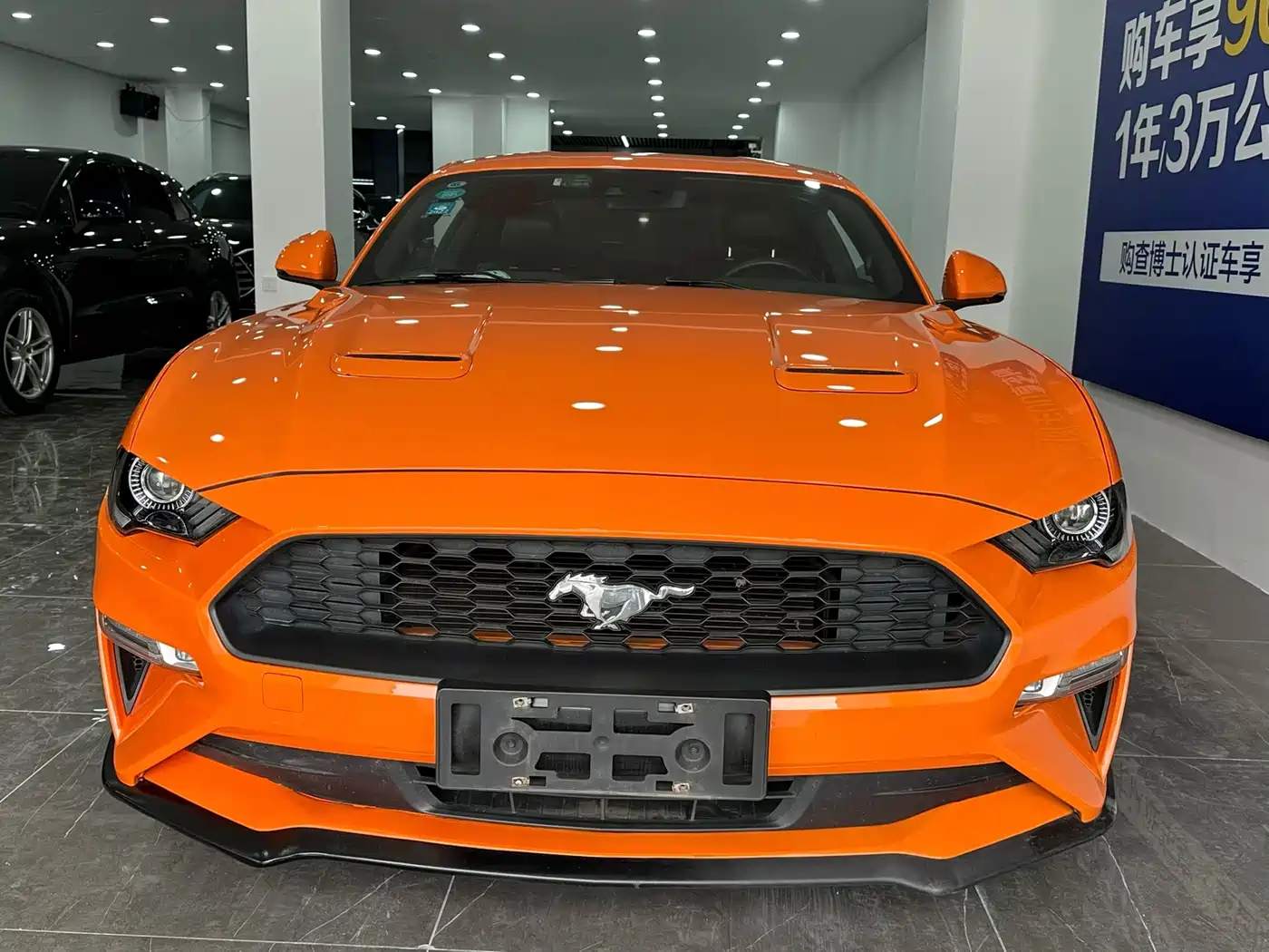 Ford Mustang 2019 2.3L EcoBoost Dark Knight Sport
