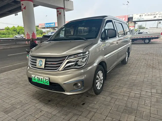 Dongfeng Fengxing Lingzhi New Energy 2020 Long Range Comfort 9-seater