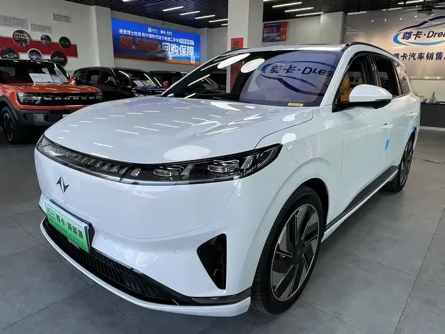 Dongfeng Yipai eπ008 2025 210Ultra Ruyi Edition 5-Seater
