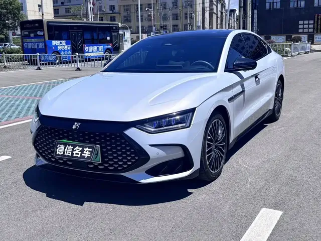 BYD Han 2024 DM-i Glory Edition 121KM Honor