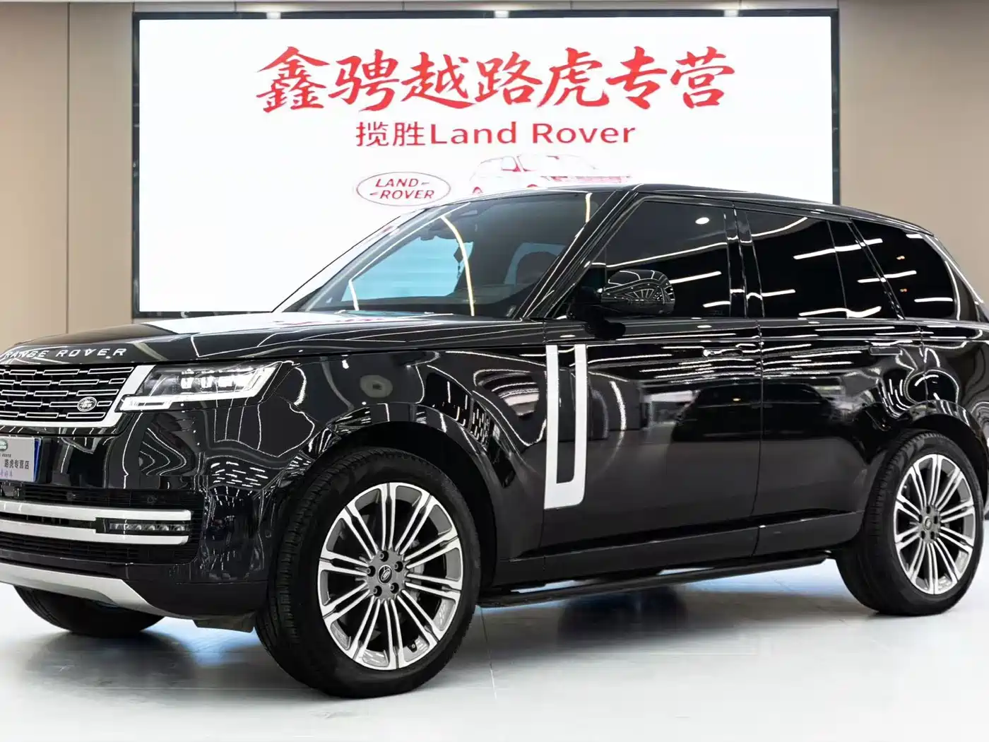 Land Rover Range Rover 2024 3.0 L6 360PS Golden Age Edition