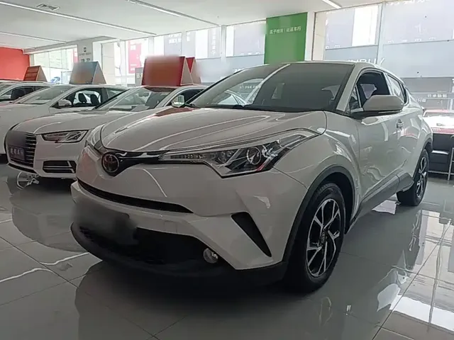 Toyota C-HR 2020 Model 2.0L Leading