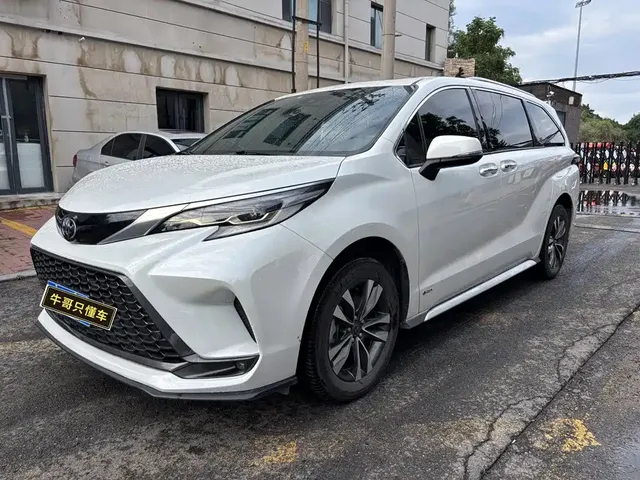 Toyota Granvia 2024 2.5L Hybrid Luxury