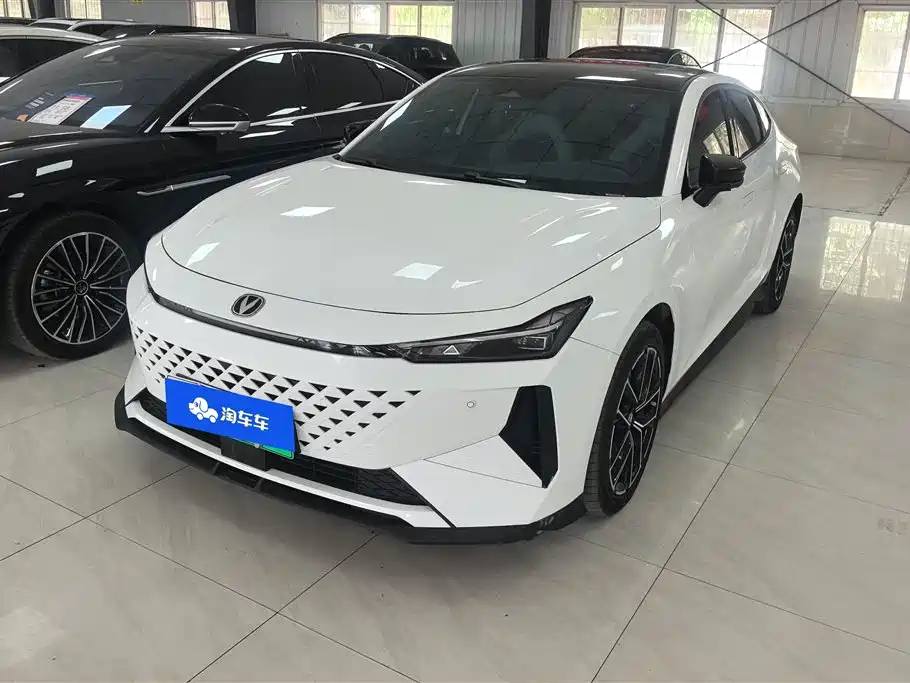 Changan UNI-V iDD 2024 Blue Whale Smart iDD 136km Smart Cool