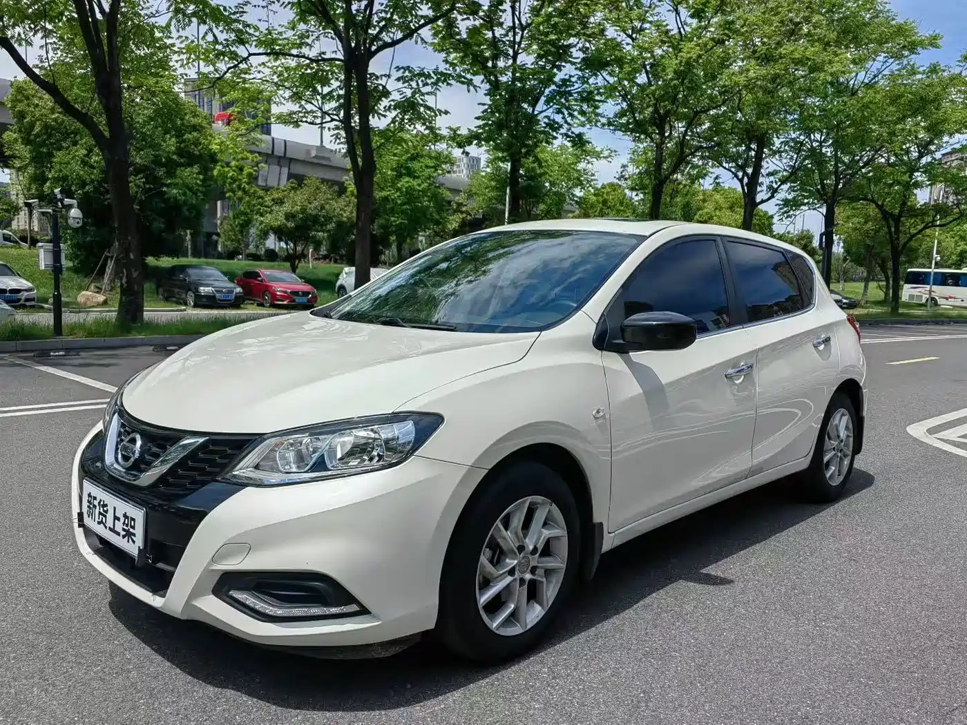 Nissan Tiida 2024 1.6L CVT Cool Sport Edition