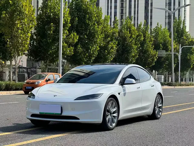 Tesla Model 3 2023 Rear-Wheel Drive