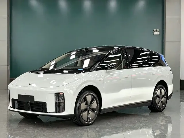 Li Auto Li i8 2025 Standard Edition