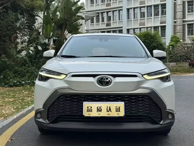 Toyota Frontlander 2022 2.0L CVT Luxury PLUS Edition