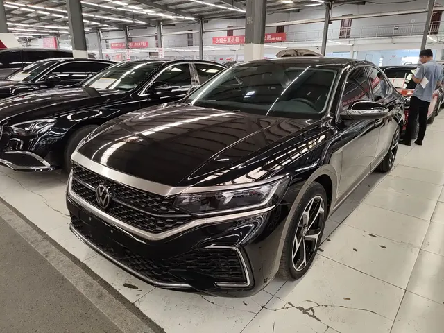 Volkswagen Passat 2024 330TSI Starlight Elite Edition