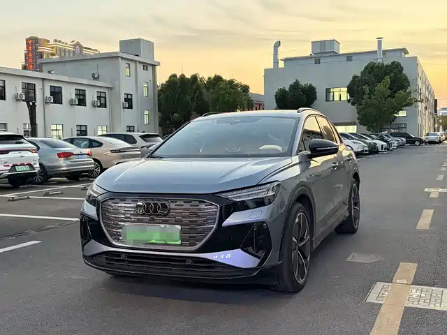 Audi Q4 e-tron 2022 50 e-tron quattro Enjoyment Edition