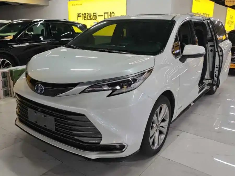 Toyota Sienna 2024 2.5L Hybrid Supreme Edition