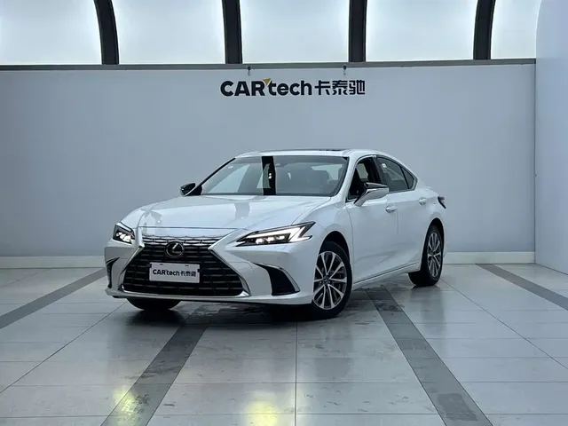 Lexus ES 2025 200 Ultimate Edition