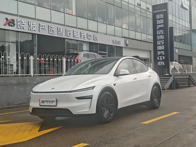 Tesla Model Y 2025 Facelift Long Range All-Wheel Drive