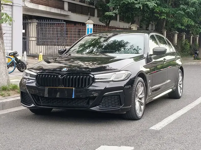 BMW 5 Series 2022 525Li M Sport Package