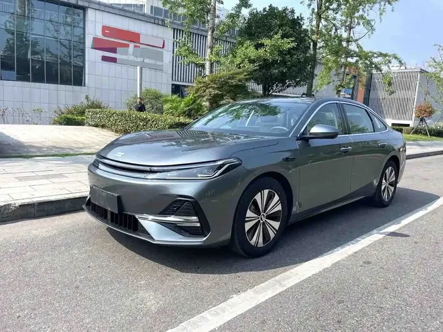 Geely Galaxy A7 2025 EM-i 150km Premium Edition