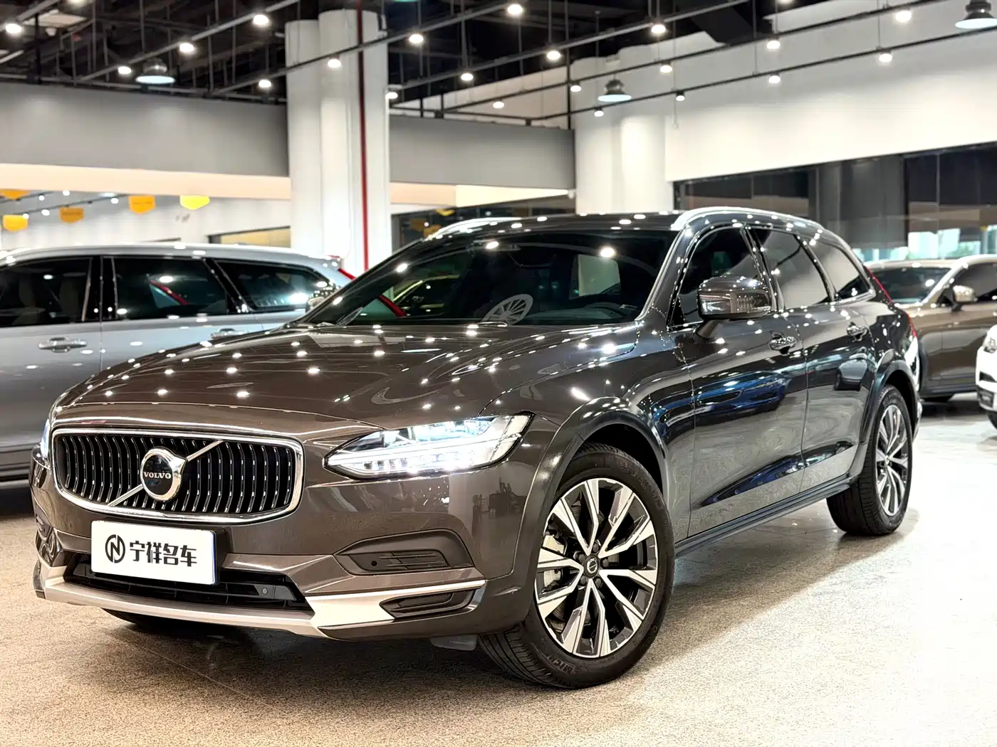 Volvo V90 2024 Cross Country B5 AWD Wisdom Edition