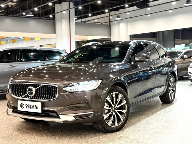 Volvo V90 2024 Cross Country B5 AWD Wisdom Edition