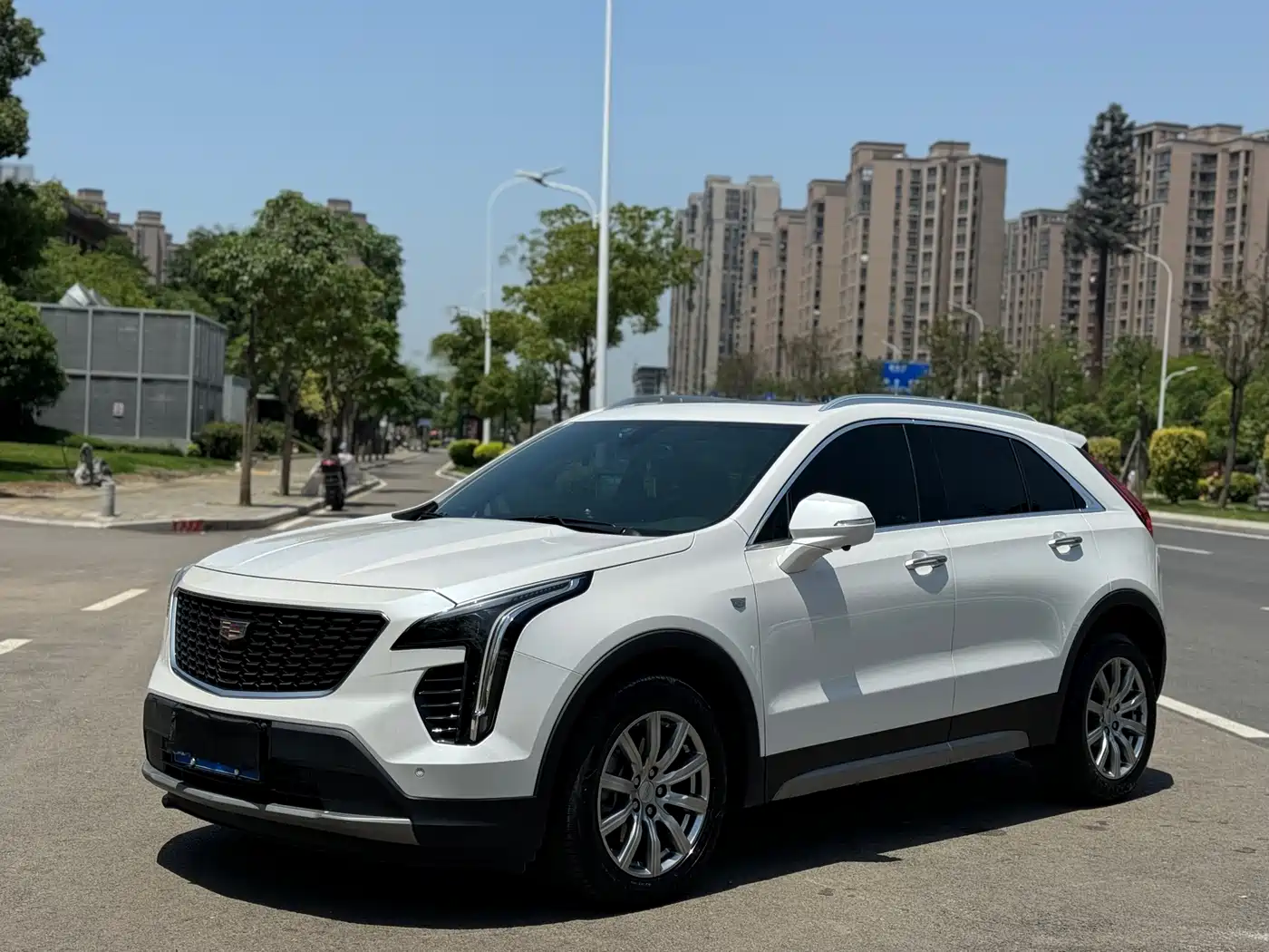 Cadillac XT4 2020 Facelift 28T 2WD Leading