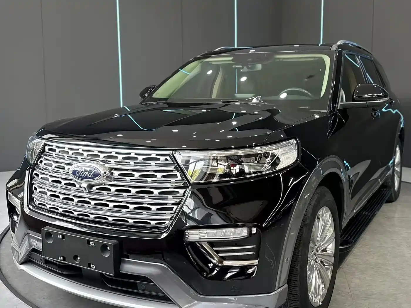 Ford Explorer 2020 EcoBoost 285 AWD Titanium Edition 7-Seater