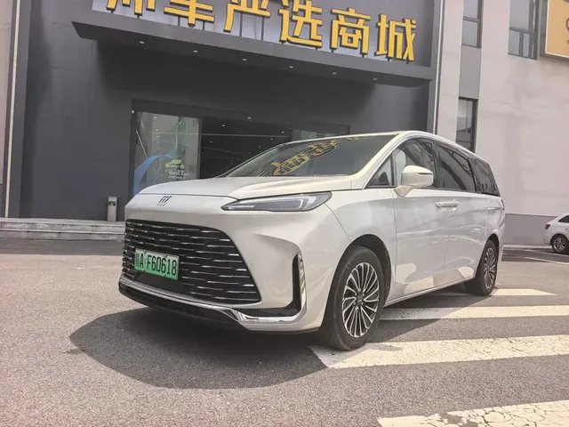 Buick GL8 New Energy 2025 Land Honor Premium Edition 7-Seater